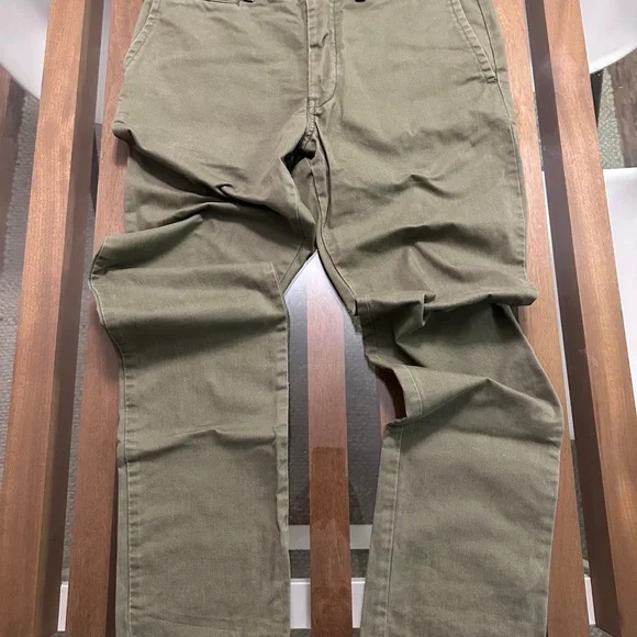 Buck Mason Officer Pant in sage green Slub Twill - Picture 1 of 8